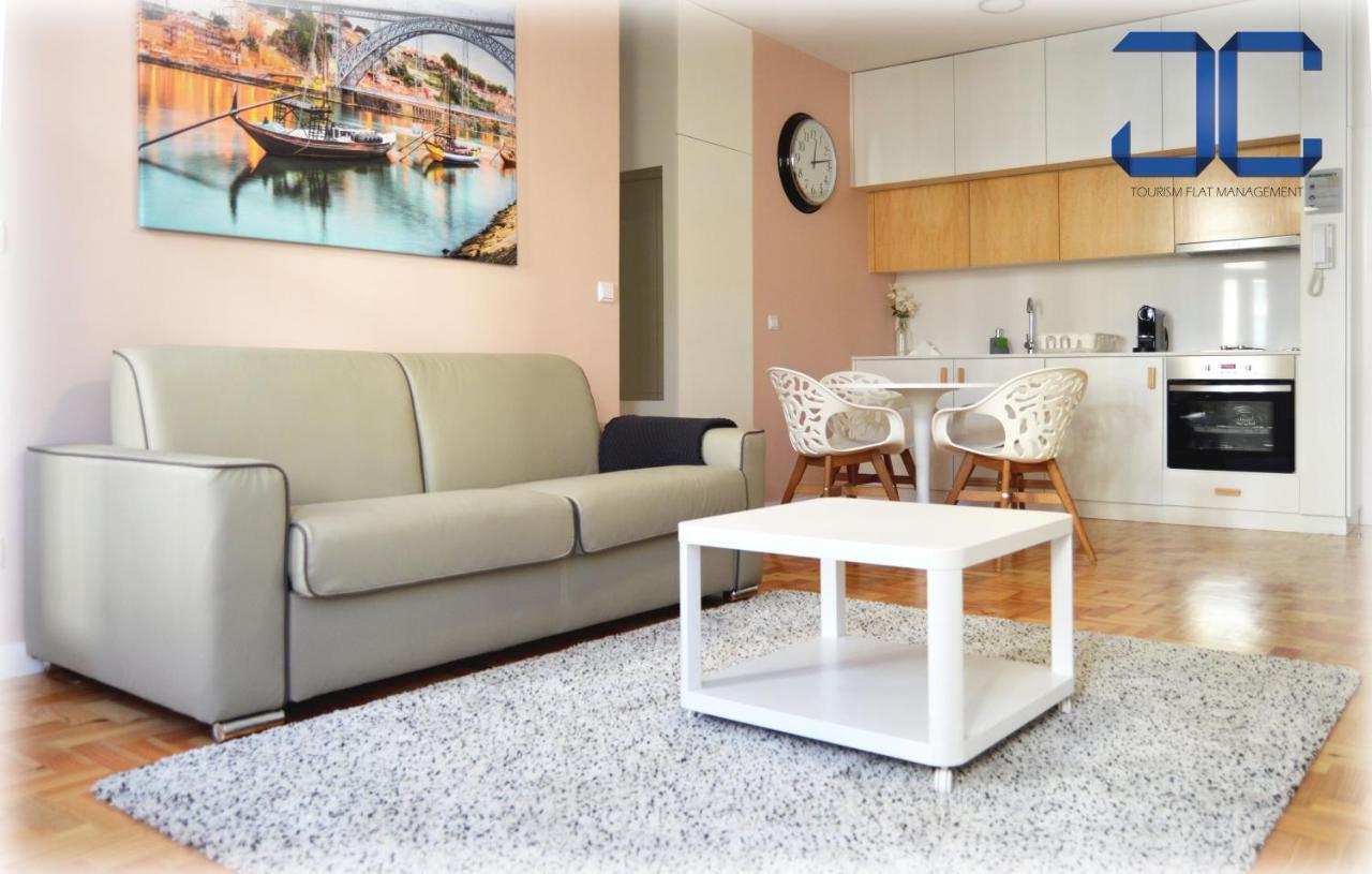 Point Apartment By Jc Porto Luaran gambar